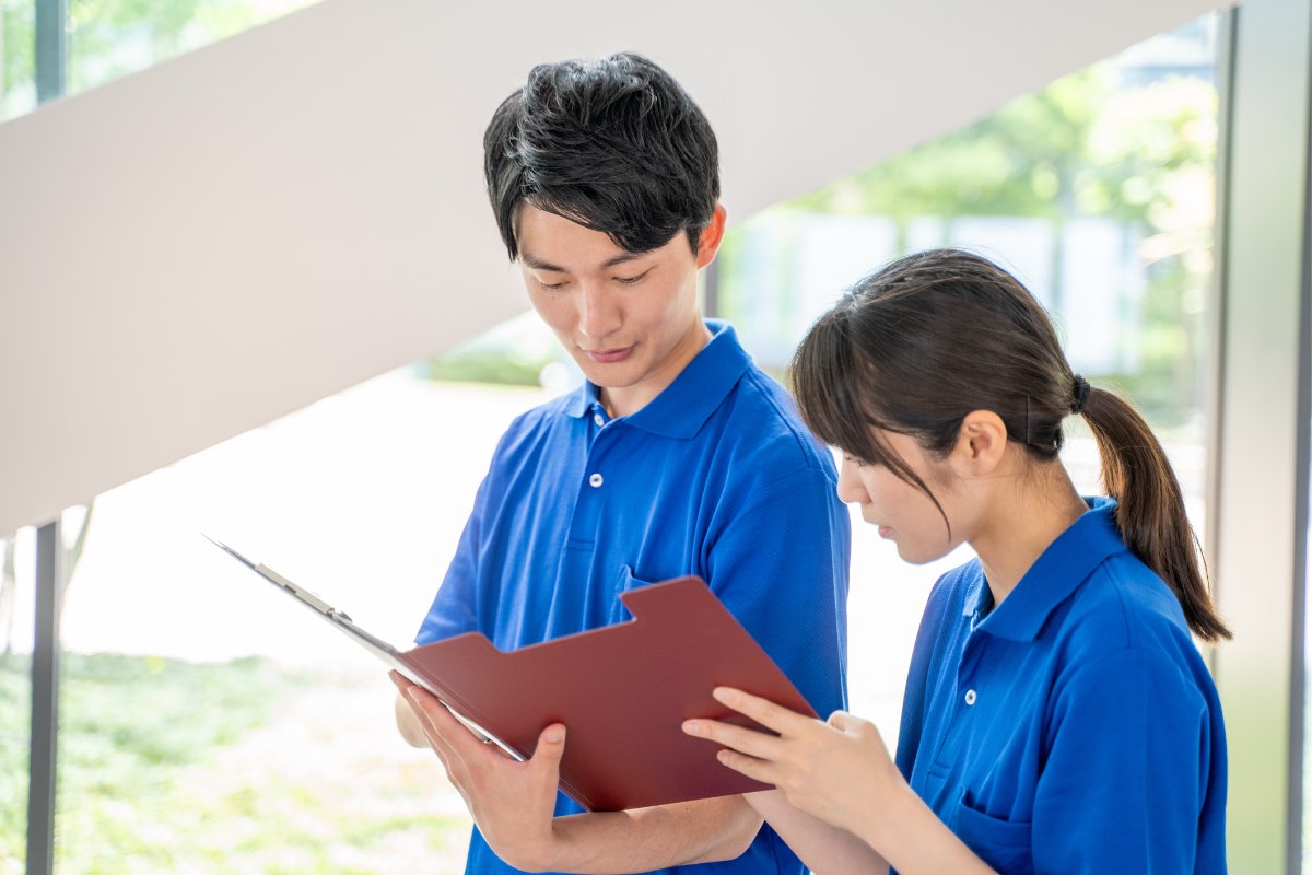企業ユニフォーム制作でブランド価値を高める！スタッフウェア設計の考え方